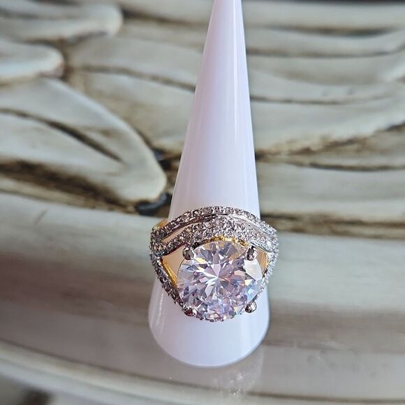 NWOT Gold and Silver SETA Ring - Picture 1 of 4